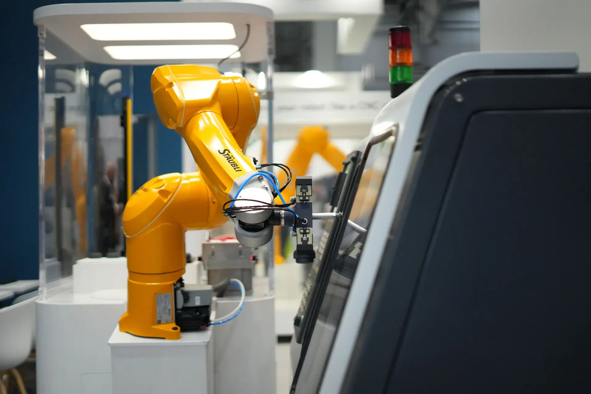 CNC Equipment Maintenance and Automation Workstation